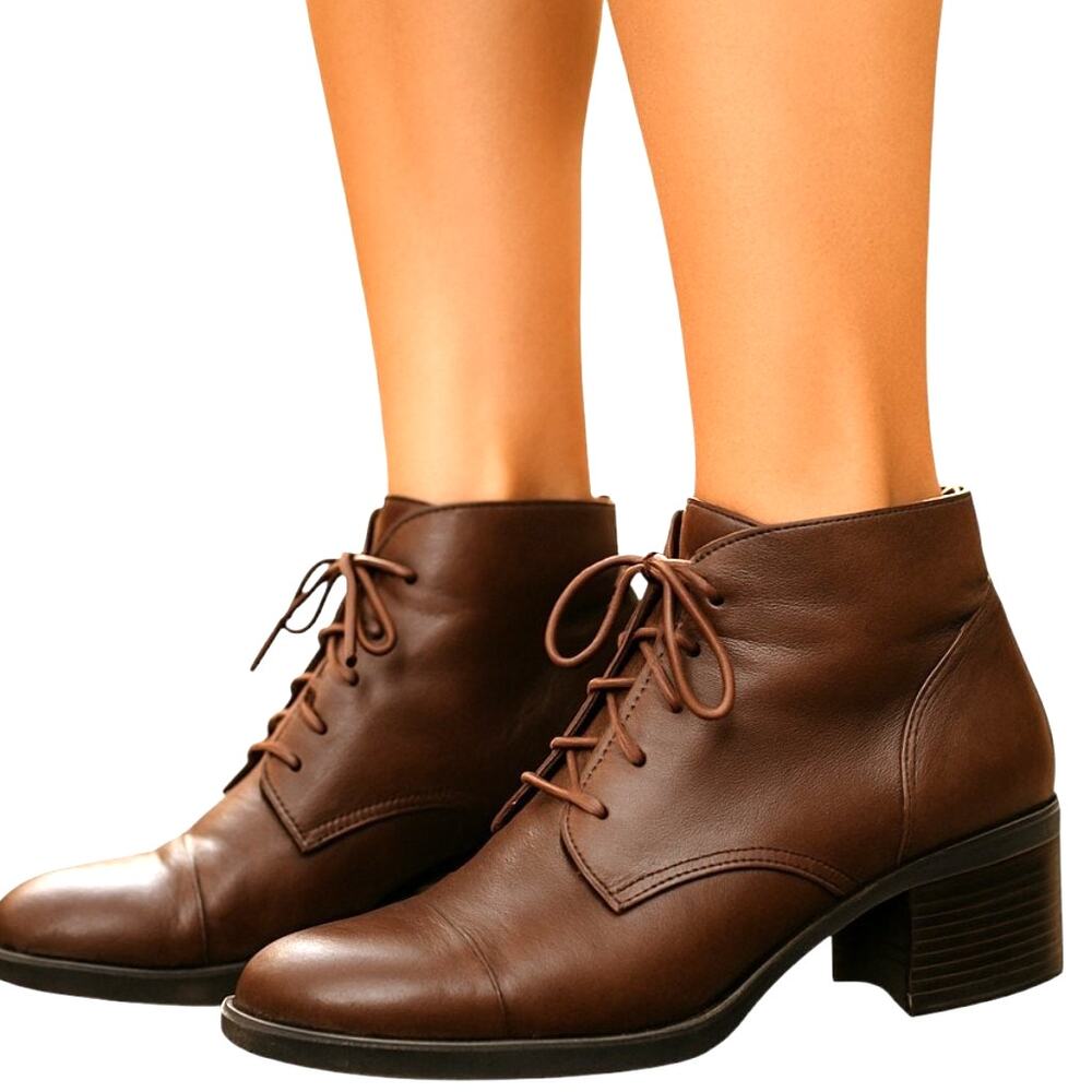 St. John's Bay 8 Brown Women's Chelsea Ankle Boots 1 1/2 Inch High Heel  Shoes